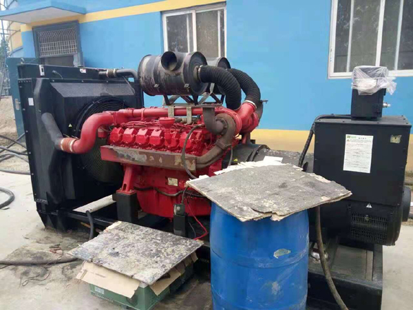 新巴尔虎左关于柴油发电机组水箱污垢的产生与清理