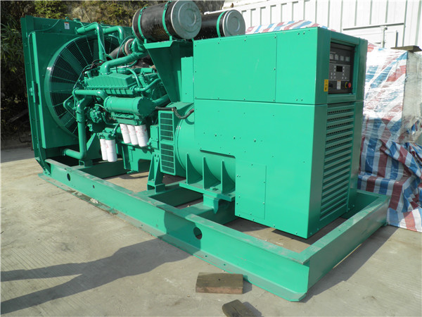 新巴尔虎左出租发电机-进口柴油发电机组与国产柴油发电机组的区别