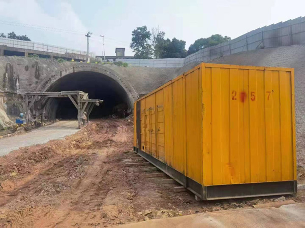 新巴尔虎左发电机出租自启装置的工作原理是什么?